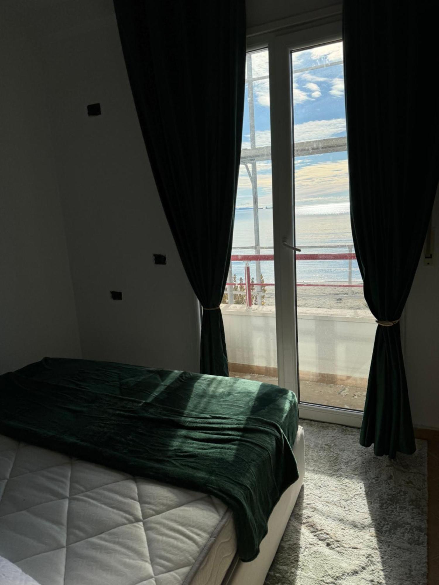 Front Superior Forest Appartement *